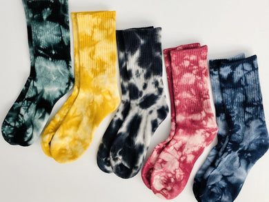 Fun one color tie-dye socks that make a great gift. From Pomelo Socks.