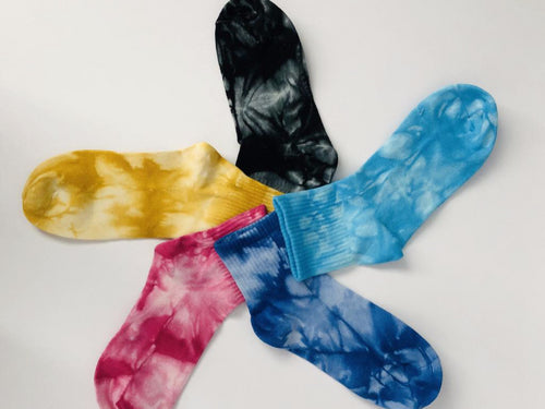 Fun one color tie-dye Shortie socks that make a unique gift. From www.pomelosocks.com