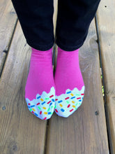 Load image into Gallery viewer, Socks that look and are packaged like a strawberry ice cream popsicle. Unique food socks that make a creative gift from Pomelo Socks.
