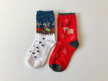 Load image into Gallery viewer, Fun and festive winter holiday sock sets featuring reindeer. Great holiday gifts for Christmas. Creative gift socks from www.pomelosocks.com
