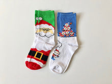 Load image into Gallery viewer, Fun and festive winter holiday sock sets featuring Santa. Great holiday gifts for Christmas. Creative gift socks from www.pomelosocks.com
