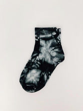 Load image into Gallery viewer, Fun one color tie-dye Shortie socks that make a unique gift. From Pomelo Socks 
