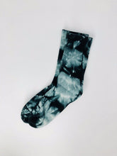 Load image into Gallery viewer, Fun one color tie-dye socks that make a great gift. From Pomelo Socks.
