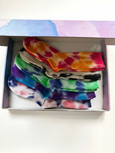 Load image into Gallery viewer, Tie-Dye Socks Two-Color
