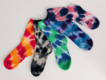 Load image into Gallery viewer, Fun slouch style two color tie-dye socks that make a unique gift. From Pomelo Socks 
